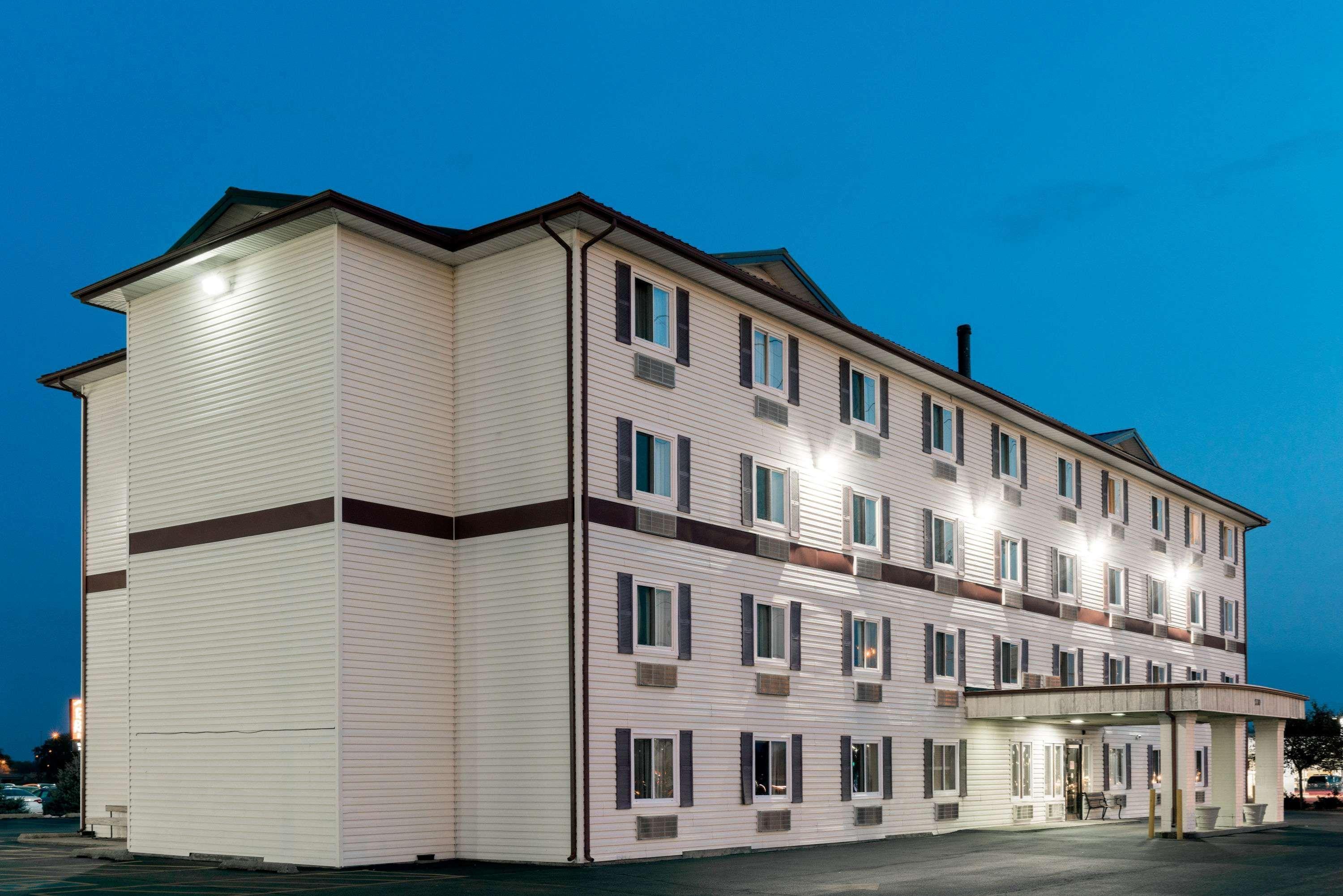 Hotel Super 8 By Wyndham Springfield East Exterior foto