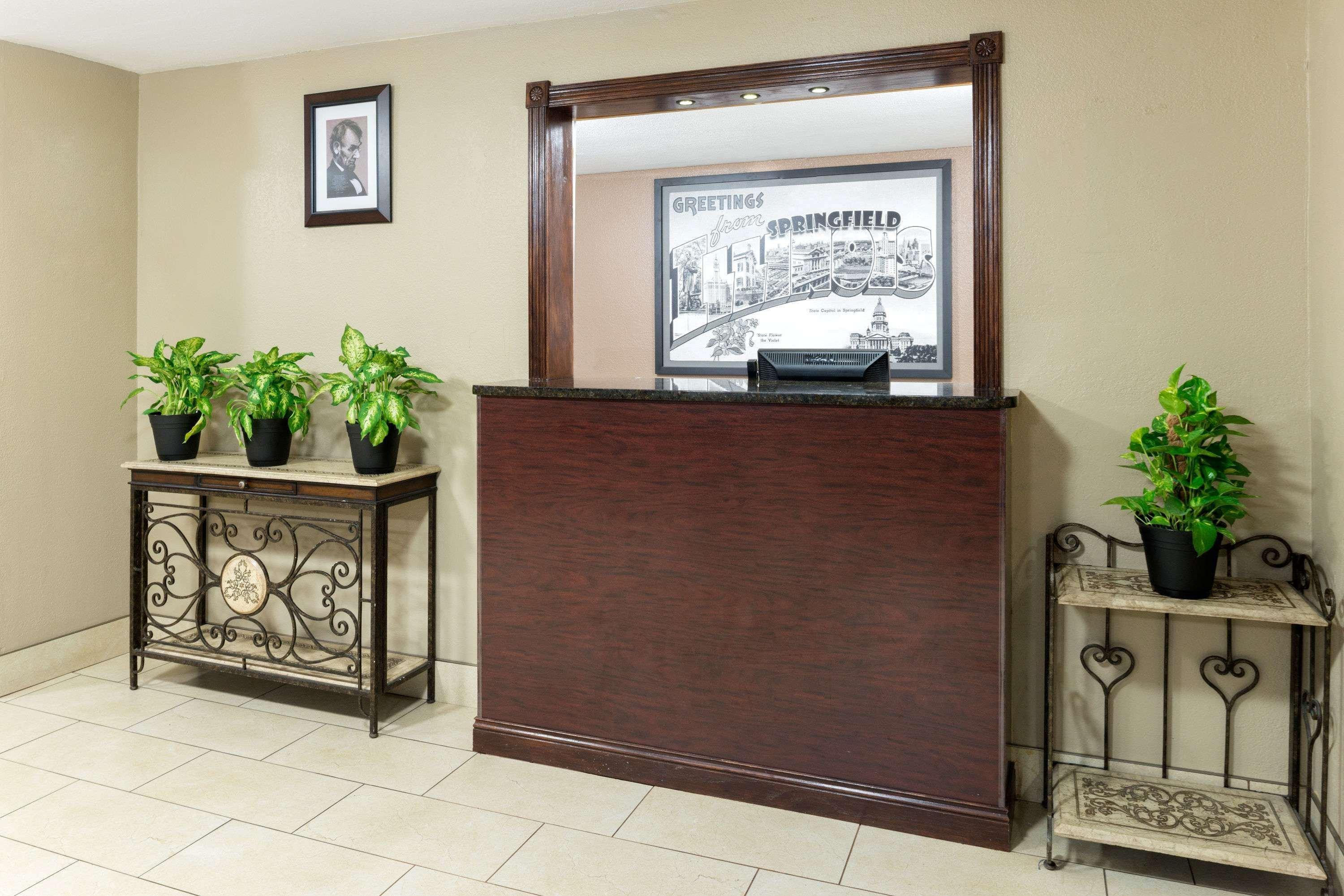 Hotel Super 8 By Wyndham Springfield East Exterior foto