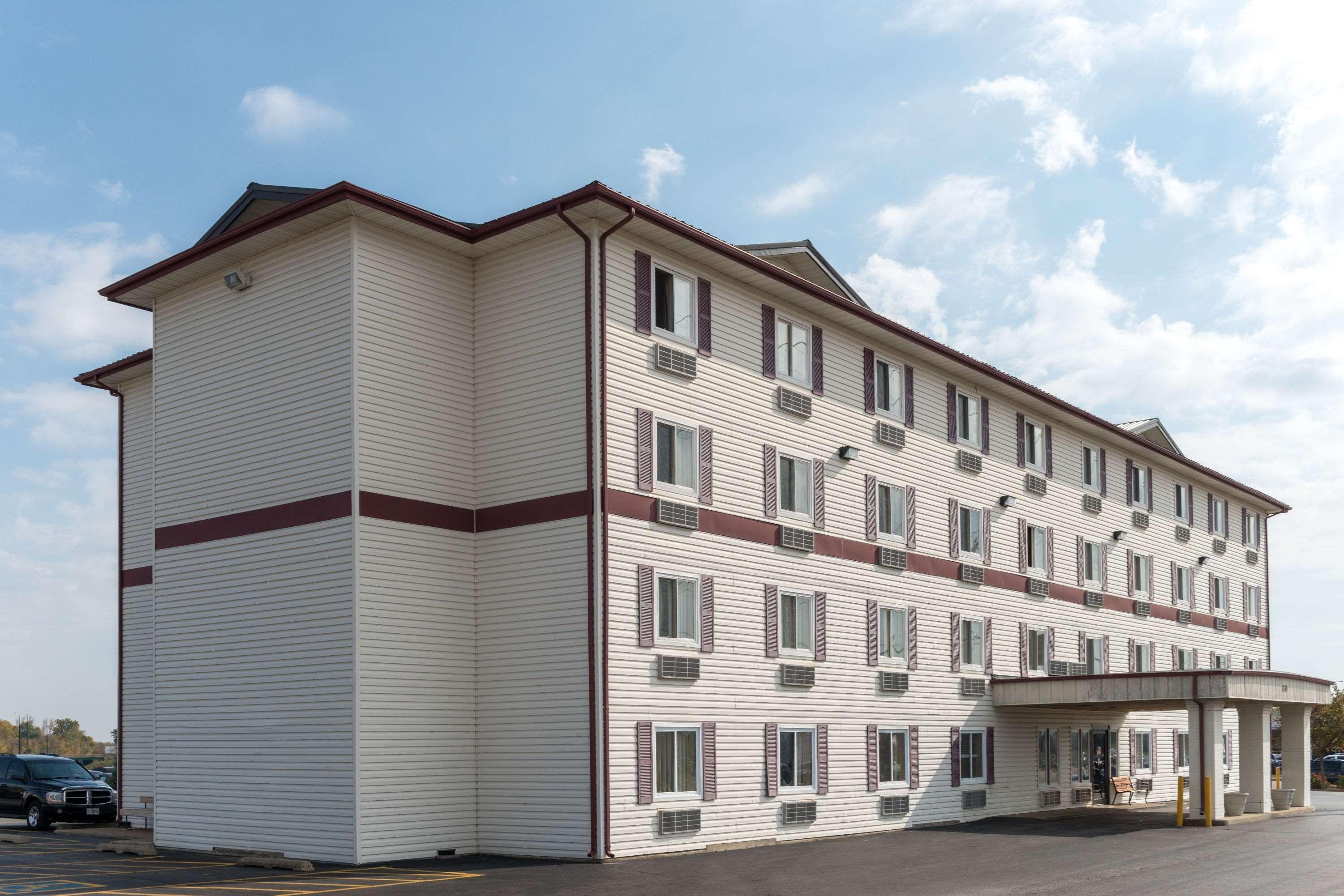 Hotel Super 8 By Wyndham Springfield East Exterior foto